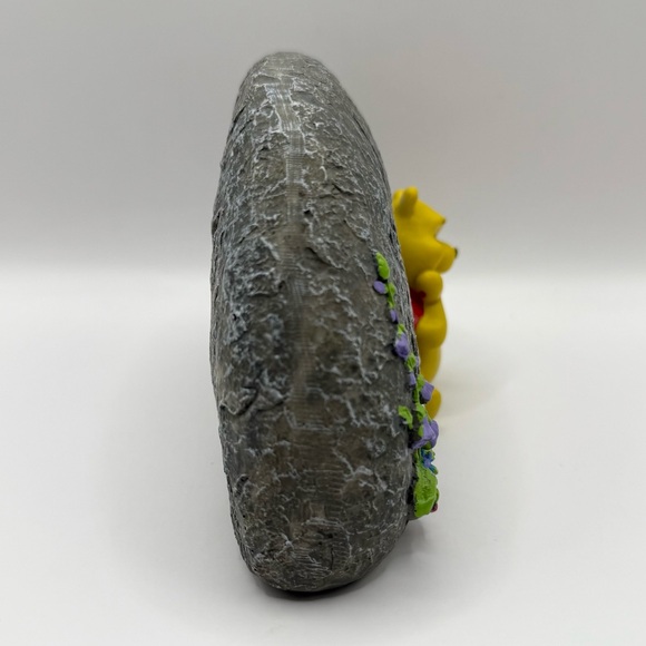 Disney Winnie the Pooh garden stone - Picture 2 of 6